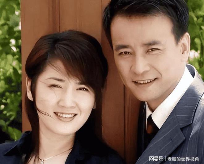 恩愛十幾年難抵殘酷現(xiàn)實(shí)？羅鋼娶小23歲郝蕾年齡差原來不算坎(圖6)